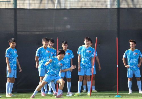 Không khí thoải mái, tự tin của các cầu thủ U17 Việt Nam trong buổi tập trước trận tứ kết