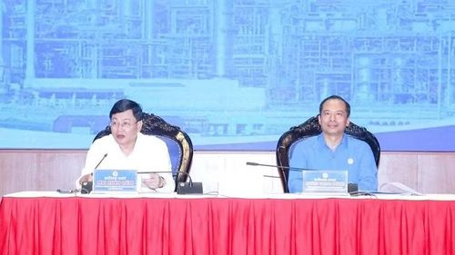 Lãnh đạo tỉnh Thanh Hóa và Liên đoàn Lao động tỉnh điều hành hội nghị.