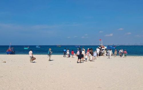 Du khách choáng ngợp trước vẻ đẹp trên đảo