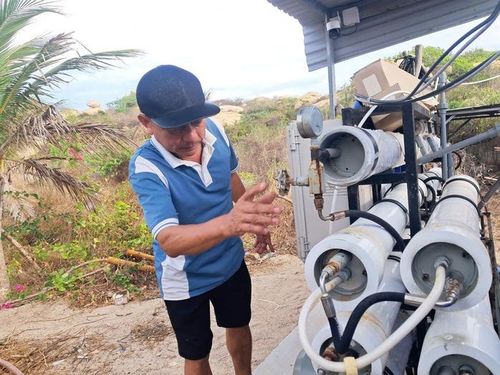 Hệ thống lọc nước biển, đảm bảo cung cấp nước ngọt cho du khách trên đảo Hòn Cau