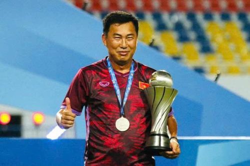 HLV Hứa Hiền Vinh từng cùng tuyển U.23 Việt Nam vô địch U.23 Đông Nam Á 2024.