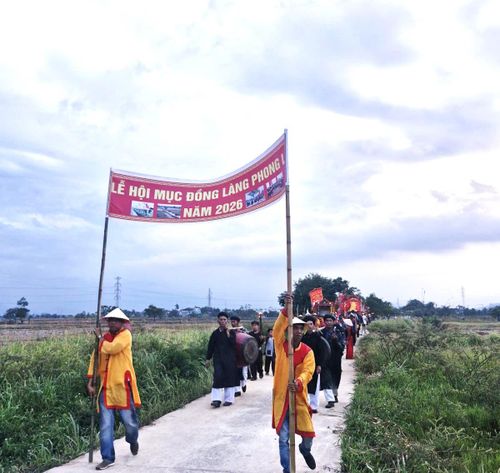 Nghi thức lễ rước Thần Nông và dạo đồng.