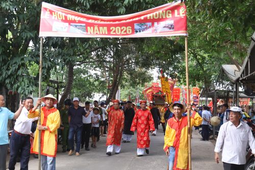 Lễ rước Thần Nông dạo đồng tại lễ hội