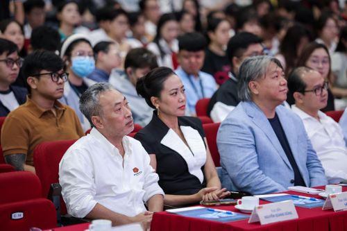  Đạo diễn Nguyễn Quang Dũng, diễn viên - đạo diễn Hồng Ánh, đạo diễn Hàm Trần cùng ngồi ghế nóng giám khảo cuộc thi. Ảnh: BTC 