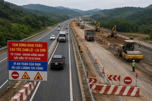 Việc lưu thông vào ban đêm tiềm ẩn nguy cơ cao xảy ra tai nạn giao thông khi cao tốc này đang trong quá trình nâng cấp.