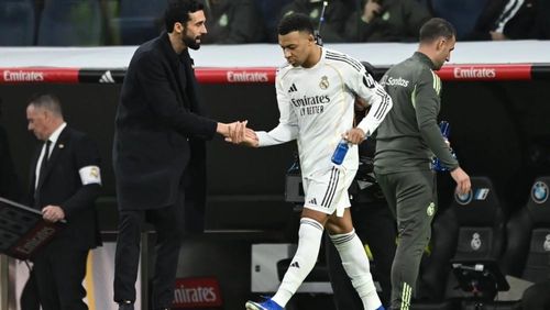 Mbappe bị chê trách khi tuyên chiến công khai HLV Arbeloa. Ảnh: Defensa