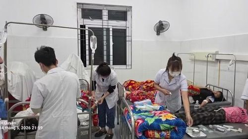 Các học sinh được điều trị kịp thời tại Bệnh viện đa khoa Sìn Hồ.