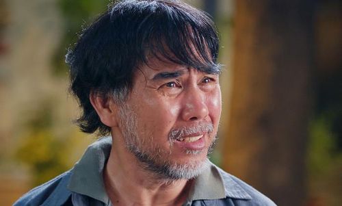 Quyền Linh trong vai ông Hai trong Hai Muối.