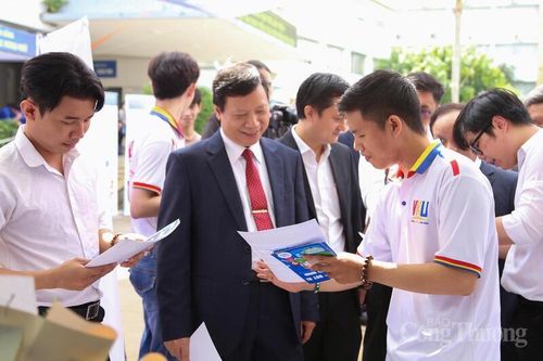 Nhà nước và Chính phủ đang xem đổi mới sáng tạo, khoa học, công nghệ và kinh tế tư nhân là động lực quan trọng cho tăng trưởng kinh tế, điều này mở ra thêm nhiều cơ hội cho cộng đồng startup và doanh nghiệp trẻ phát triển bài bản hơn.