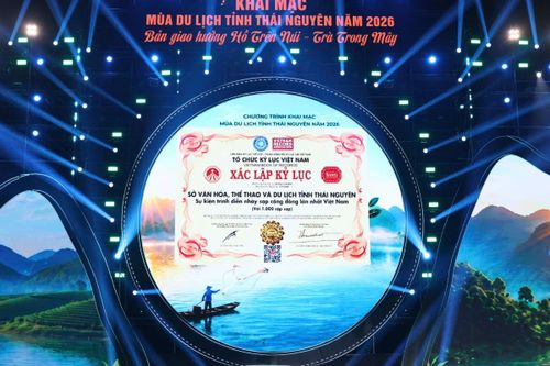 Xác lập kỷ lục màn nhảy sạp quy mô lớn với 1.000 đôi sạp cùng sự tham gia của hơn 15.000 nghệ nhân, diễn viên và quần chúng nhân dân.