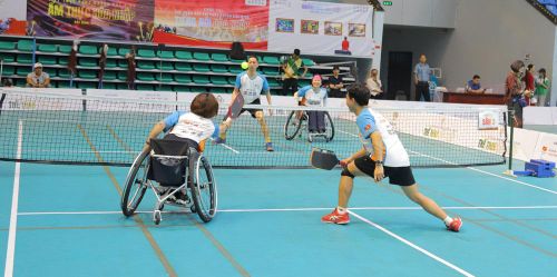 Vận động viên khuyết tật và không khuyết tật cùng ghép cặp tranh tài tại Giải Para Natuh Pickleball Bắc Ninh 2026.
