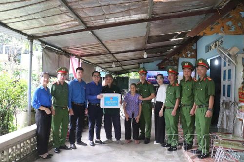 Tuổi trẻ Điện Biên phát huy tinh thần xung kích, tình nguyện bằng nhiều hoạt động thiết thực hướng về cộng đồng. Ảnh: P.V - C.T.V