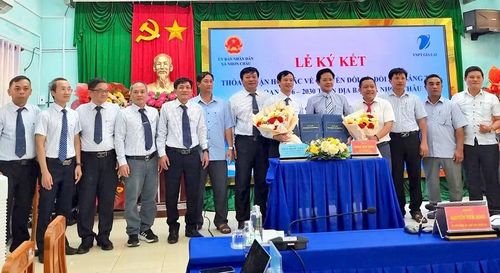 UBND xã Nhơn Châu và VNPT Gia Lai ký kết thỏa thuận hợp tác về chuyển đổi số và đổi mới sáng tạo giai đoạn 2026-2030. Ảnh: An Nhiên