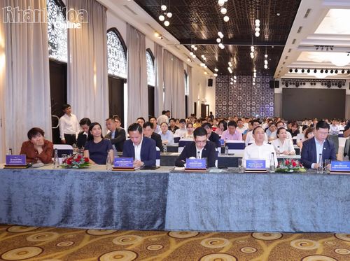 Các chuyên gia về công nghệ đến từ các trường đại học tại TP. Hồ Chí Minh tham dự diễn đàn.