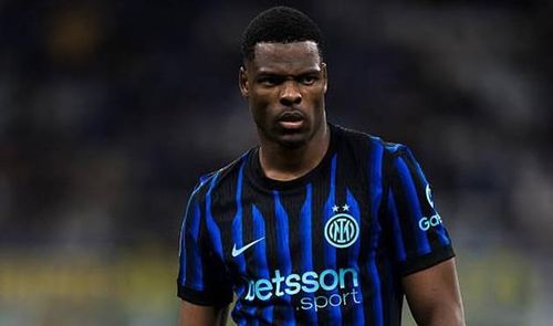 Inter Milan có thể bán Denzel Dumfries hè này.