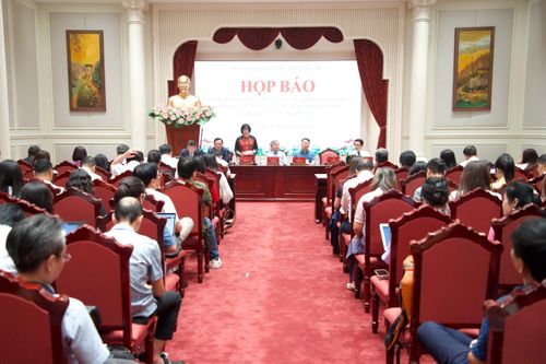 Toàn cảnh họp báo công bố Lệnh của Chủ tịch nước về 9 luật. Ảnh: Minh Trang