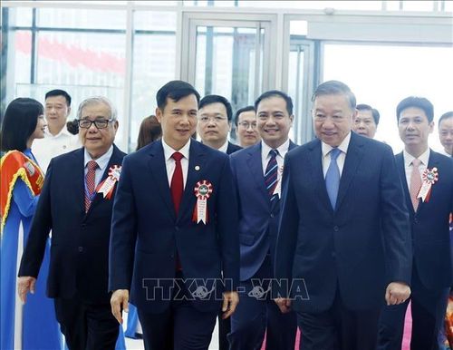 Tổng Bí thư, Chủ tịch nước Tô Lâm đến dự Lễ kỷ niệm 120 năm Ngày truyền thống Đại học Quốc gia Hà Nội. Ảnh: Thống Nhất/TTXVN
