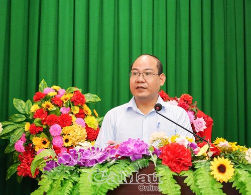 Đồng chí Lý Văn Quyến, Bí thư Đảng ủy tiểu khu An Sơn, thông tin về tình hình kinh tế - xã hội, đảm bảo quốc phòng, an ninh.