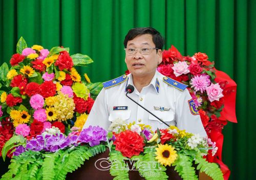 Thiếu tướng Trần Văn Xuân, Phó Chính ủy Cảnh sát biển Việt Nam, động viên cán bộ, chiến sĩ tiếp tục hoàn thành tốt nhiệm vụ được giao.