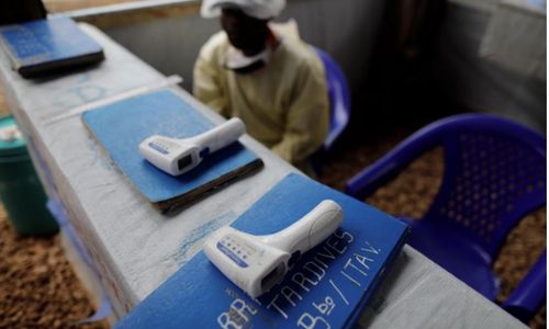 Những chiếc nhiệt kế được đặt tại lối vào một Trung tâm Điều trị Ebola ở thị trấn Butembo, Cộng hòa Dân chủ Congo vào ngày 4/10/2019 - Ảnh: Reuters