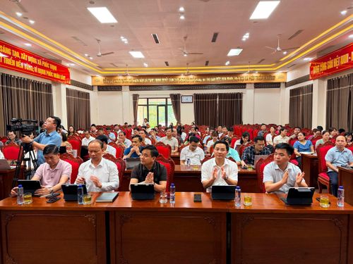 Các đại biểu, cán bộ tham dự lớp đào tạo, bồi dưỡng năng lực số cơ bản năm 2026. Ảnh: Thanh Hà