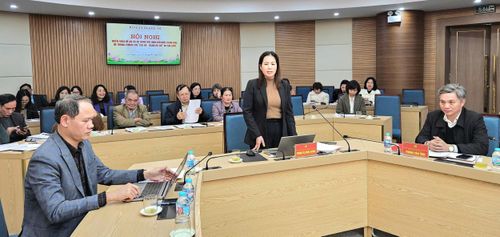 Phó Bí thư Thường trực Đảng ủy xã Gia Lâm Phùng Thị Hoài Hương phát biểu chỉ đạo tại Hội nghị tập huấn sử dụng nền tảng Chi bộ - Đảng bộ số tại Đảng bộ xã Gia Lâm.