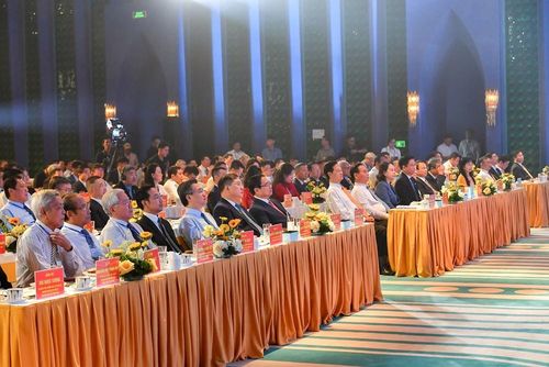 Các đại biểu Trung ương và địa phương, doanh nghiệp tham dự Hội nghị công bố Quy hoạch và Xúc tiến đầu tư tỉnh An Giang