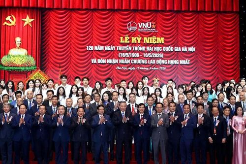 Tổng Bí thư, Chủ tịch nước Tô Lâm và các đồng chí lãnh đạo, nguyên lãnh đạo Đảng Nhà nước và các đại biểu dự Lễ kỷ niệm 120 năm Ngày truyền thống Đại học Quốc gia Hà Nội.