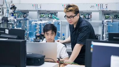 Sinh viên nghiên cứu trong phòng thí nghiệm công nghệ cao.