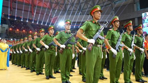Khối diễu hành lực lượng công an tham gia lễ khai mạc Đại hội thể dục thể thao.