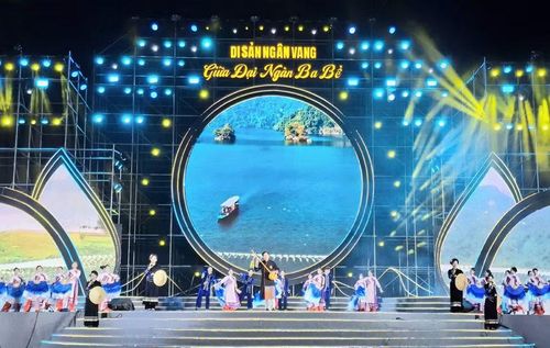 Những màn trình diễn đậm sắc màu văn hóa tại chương trình.