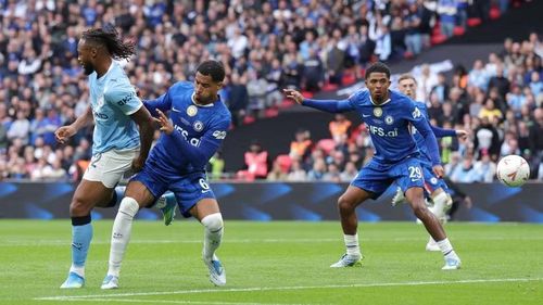 Cú đánh gót ghi bàn giúp Man City mở hội trước Chelsea được Semenyo thực hiện ở phút 72.