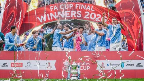 Toàn đội Man City lúc này sẽ tập trung hướng tại Ngoại hạng Anh, nơi họ đang kém Arsenal 2 điểm trong khi mùa giải còn 2 vòng đấu nữa sẽ hạ màn.