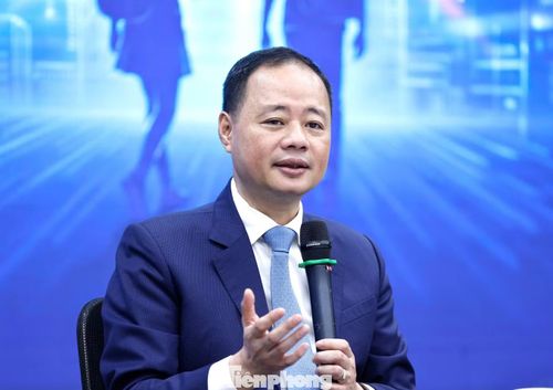 GS.TS Trần Hồng Thái giải đáp về định kiến giới trong ngành khoa học - công nghệ.