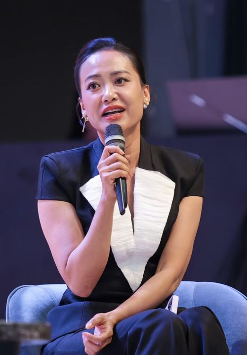 Diễn viên, đạo diễn Hồng Ánh tại buổi khởi động cuộc thi phim ngắn Việt Nam - Vietnamese 2026.