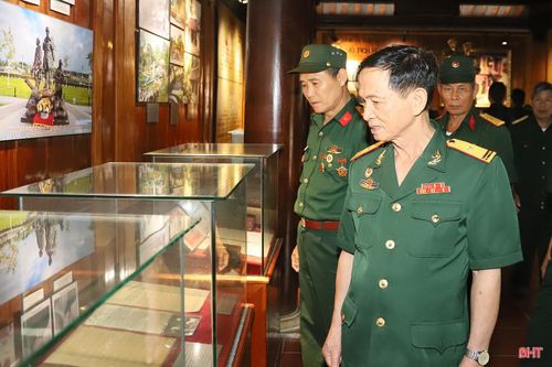 Những kỷ vật về Bác và các thành viên trong gia đình được lưu giữ cẩn thận tại khu di tích.