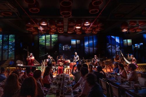 "Chào Show" không chỉ là một buổi biểu diễn nghệ thuật, mà còn là một hành trình trải nghiệm văn hóa đầy cảm xúc.