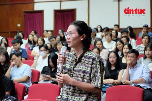 Dù phim tài liệu vốn là thể loại khá kén người xem, nhưng bộ phim đã nhận được sự quan tâm của đông đảo người trẻ.