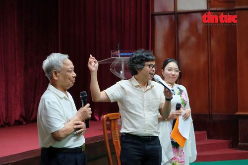 Nghệ sĩ Ưu tú Trịnh Quang Tùng, Phó Tổng Giám đốc phụ trách Hãng phim Tài liệu và Khoa học Trung ương chia sẻ về bộ phim “Việt Nam - Hồ Chí Minh”.