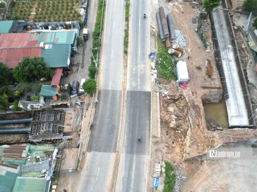 Hạng mục khó khăn nhất của dự án là đoạn thi công đi qua đê, ảnh hưởng trực tiếp đến việc đi lại của người dân đã được đơn vị thi công hoàn thiện và hoàn trả mặt bằng.