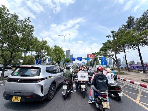 Đến chiều tối và về đêm, khả năng xuất hiện mưa rào và dông tăng lên tại một số khu vực. Ảnh: Minh Anh.