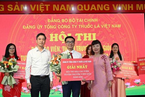 Giải Nhất được trao cho đồng chí Hồ Anh Tùng - Đảng ủy Công ty Thuốc lá Thăng Long