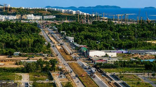 Tuyến đường tỉnh ĐT.975 dài 17,7km, quy mô 10 làn xe, đang được đẩy nhanh thi công phục vụ APEC 2027. Ảnh: UBND tỉnh An Giang