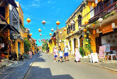 Hội An cũng là điểm đến yêu thích của du khách trong nước và quốc tế. Ảnh: QUỐC TUẤN