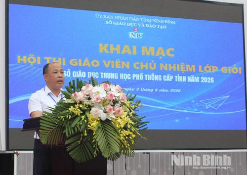 Đồng chí Nguyễn Văn Thuận, Phó Giám đốc Sở Giáo dục và Đào tạo phát biểu khai mạc hội thi giáo viên chủ nhiệm giỏi cấp THPT năm 2026.