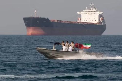 Tehran hiện đã hoàn tất cơ chế quản lý hoạt động lưu thông hàng hải qua eo biển Hormuz. Ảnh: CNBC