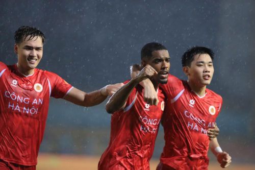 Alan thực hiện thành công và đưa CAHN vượt lên. Đến phút bù giờ cuối cùng, Alaves có thêm bàn thắng nữa âá̊n định chiến thắng 2-0 qua đó chính thức giúp CAHN lên ngôi vô địch V.league 2025/26.