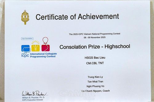 Giấy chứng nhận thành tích giải Khuyến khích đồng đội của em Trần Nhật Tân tại Kỳ thi Lập trình quốc gia ICPC Việt Nam năm 2025.
