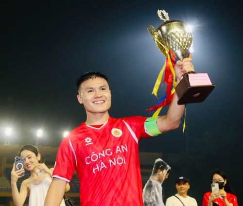 Với cá nhân đội trưởng Quang Hải, đây là chức vô địch V-League thứ 5 trong sự nghiệp của anh