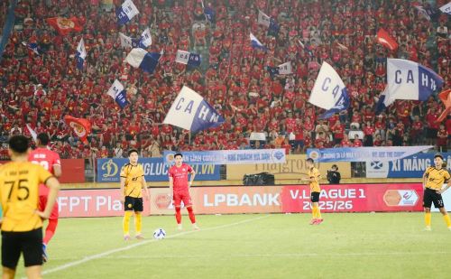 Tối 17-5-2026, trên sân Hàng Đẫy, Đình Bắc cùng đồng đội tiếp đón CLB Thanh Hóa tại vòng 23 V-League 2025/26, với quyết tâm giành trọn 3 điểm để sớm vô địch giải